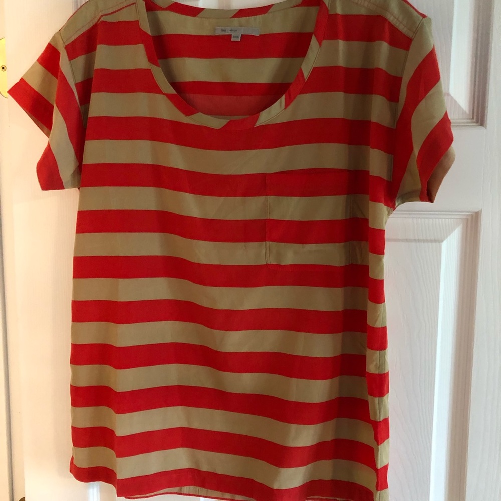 Gap striped pocket tee. Size M.